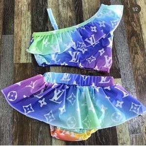 Little girls 2 piece swimsuit set (Rainbow )